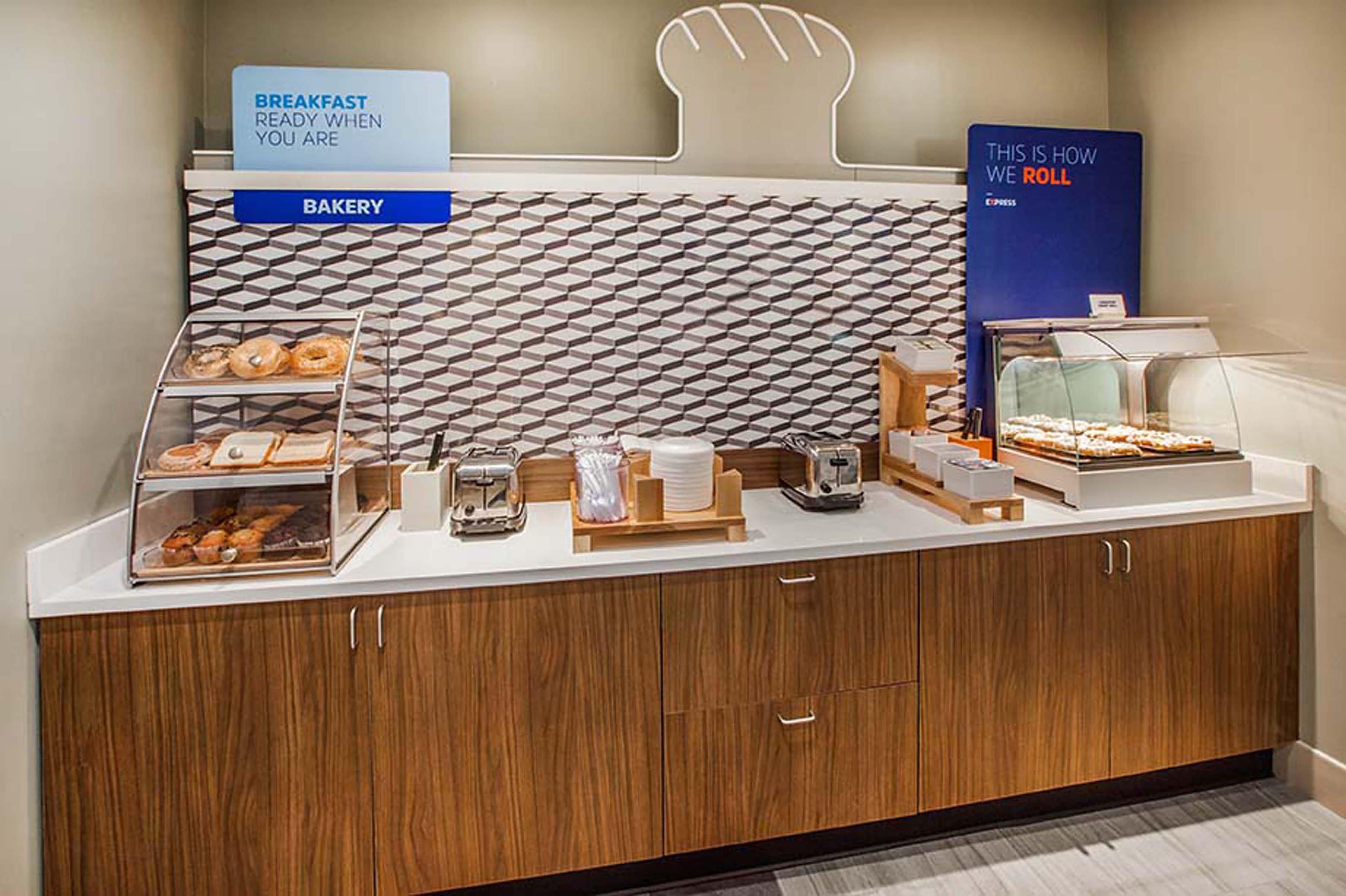 Holiday Inn Express Hotel & Suites Petersburg/Dinwiddie By Ihg Εξωτερικό φωτογραφία